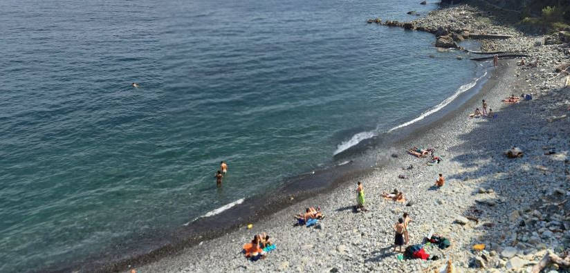 La Spiaggia nascosta di Monterosso, dietro il Gigante